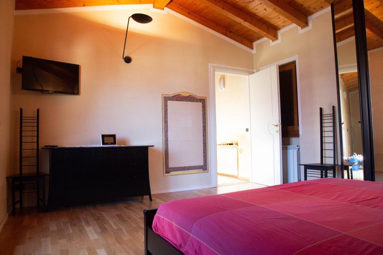 Guesthouse "Villa Tamas" Лимоне-суль-Гарда Экстерьер фото