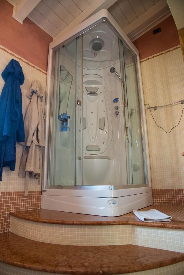 Guesthouse "Villa Tamas" Лимоне-суль-Гарда Экстерьер фото